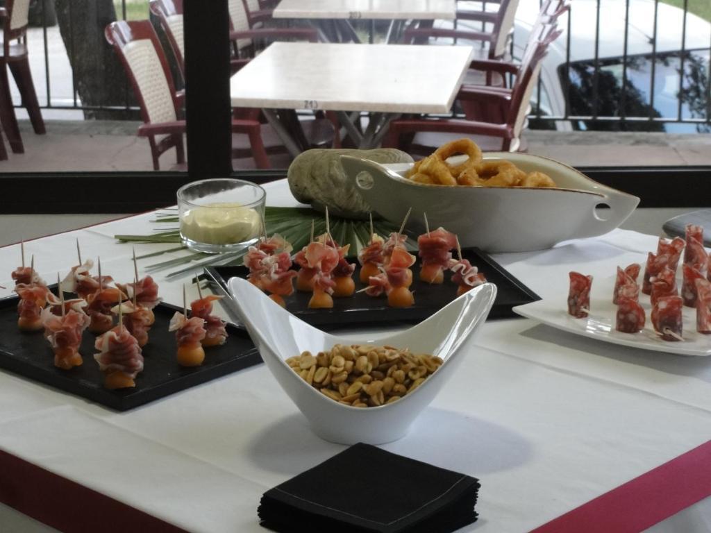 Terrasses De L'Aven Hotel Orgnac-lʼAven Eksteriør billede